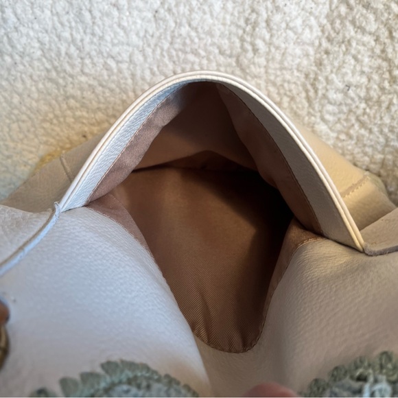 The Sak Vintage Cream and Tan Tote with Brown Handles and Tassels - Picture 8 of 16